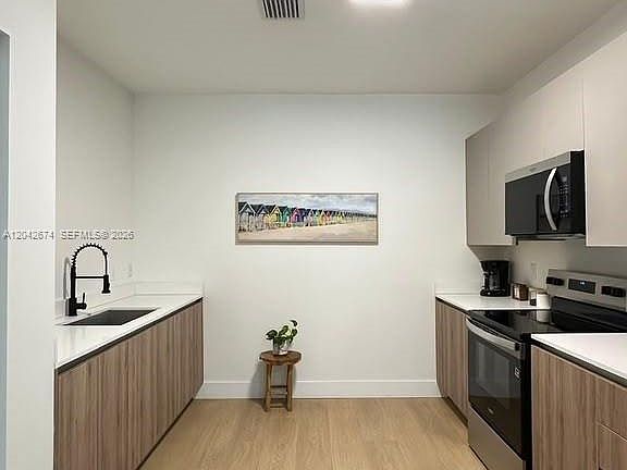 4th image of 3728 NW 19th Ave #101
