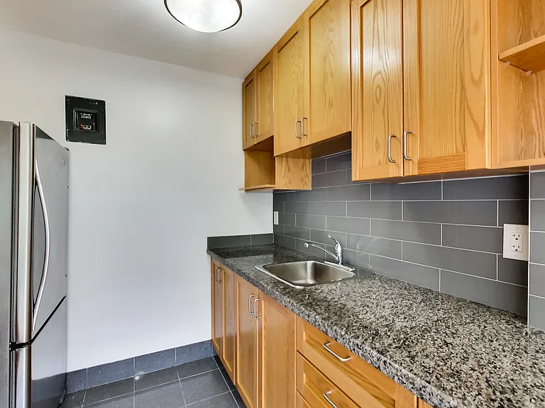 680 Roselawn Ave — Photo 78