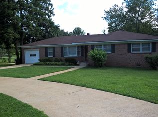 2302 Laverne Dr NW, Huntsville, AL 35810
