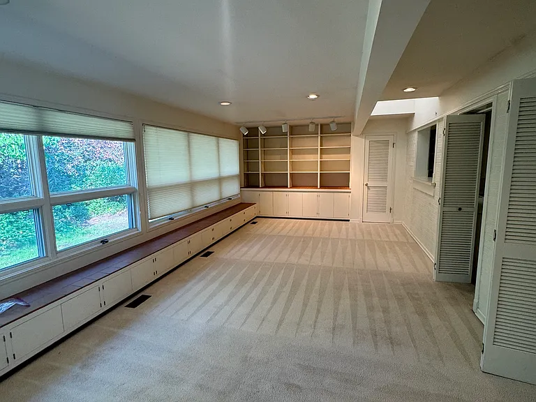 205 Leyden St — Photo 21