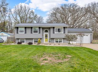 1404 Larrys Dr, Jackson, MI 49203