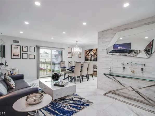 825 Riverside Ave #B202, Lyndhurst Twp., NJ 07071