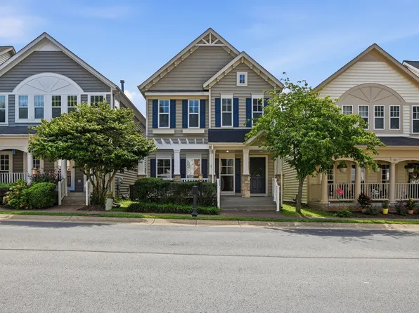 9135 Stonegarden Dr, Lorton, VA 22079