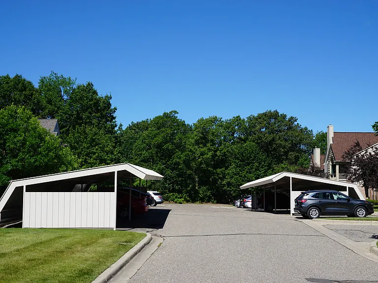 Brookwood Farms Apartments — Photo 17