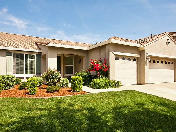 4 Bedrooms - 2 Bathorroms