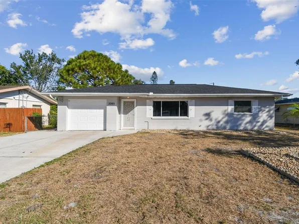 2203 48th Ave W, Bradenton, FL 34207