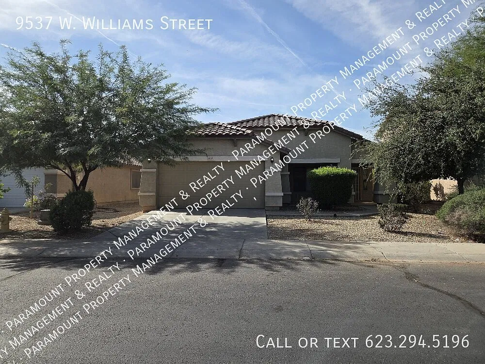 3 Bed/2 Bath ready for immediate move in! — Photo 2