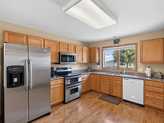 2nd image of 419 Pine Ct