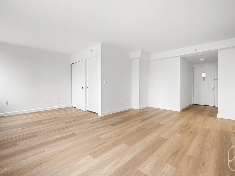 561 10th Ave #17B — Photo 6