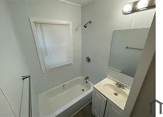 2 bed, 826 sqft, $1,100 — Photo 3