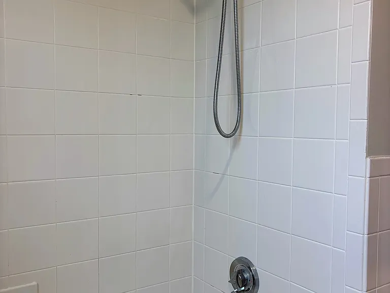 8 Canterbury Ln #2 — Photo 8