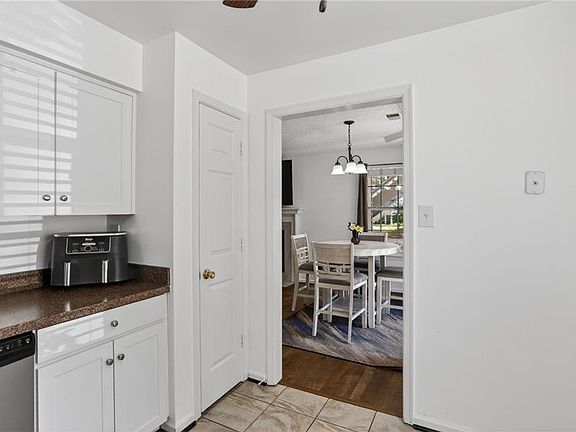 2nd image of 708 Inlet Quay APT B