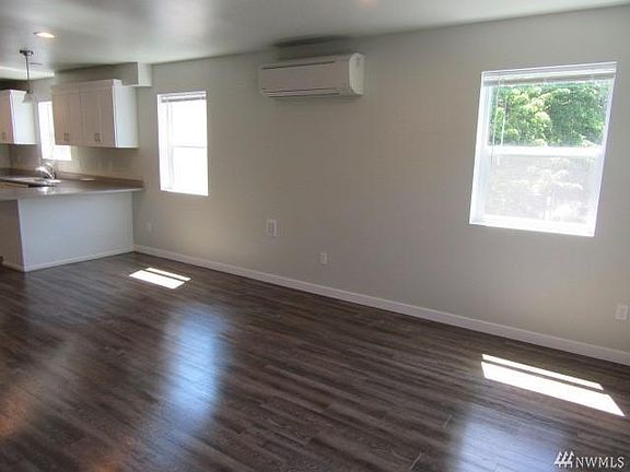 3rd image of 12607 NE 132nd St #B