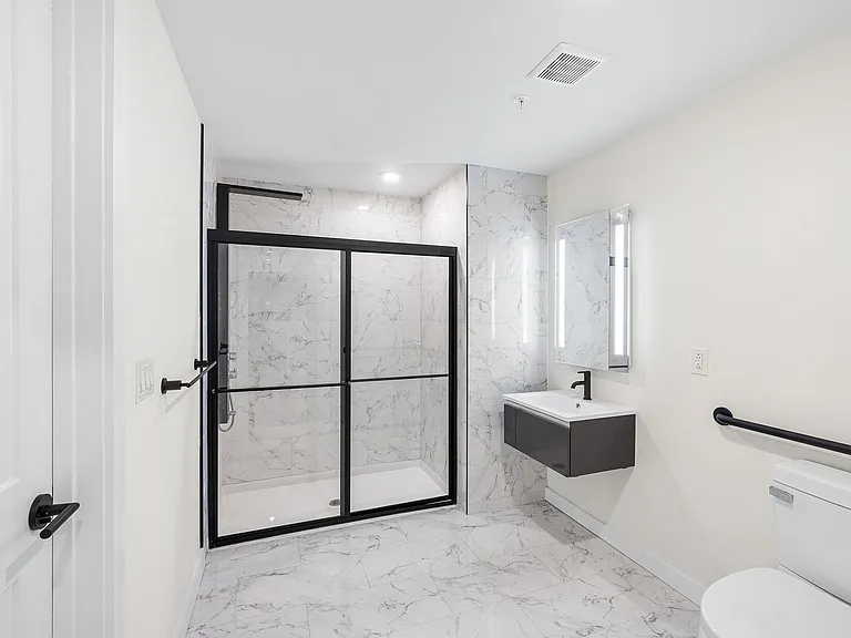Stunning New Luxury Apartments at The Vienna — Photo 94