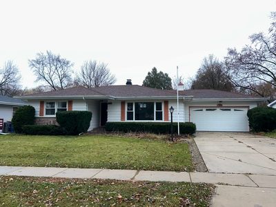 1755 Country Knoll Ln, Elgin, IL, 60123