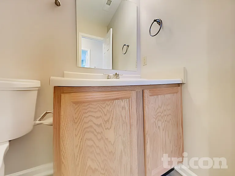 1420 Pencross Ln — Photo 14