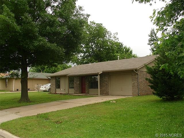 1st image of 14427 S Oak Ct E