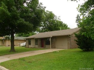 14427 S Oak Ct E, Glenpool, OK 74033