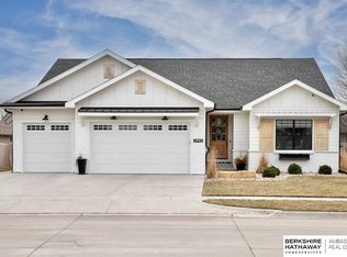 2903 Brooks Hollow Dr, Fremont, NE 68025