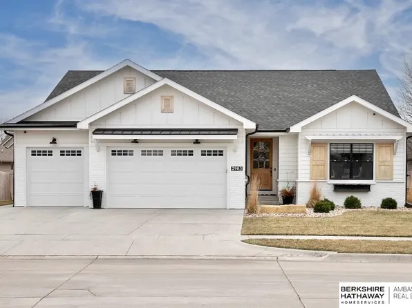 2903 Brooks Hollow Dr, Fremont, NE 68025