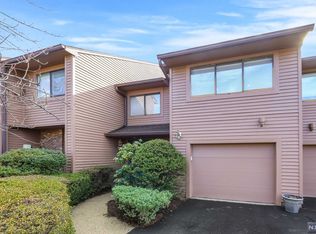 153 Winchester Ct, Township Of Washington, NJ 07676