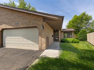 975 Yuma Ln N, Plymouth, MN 55447