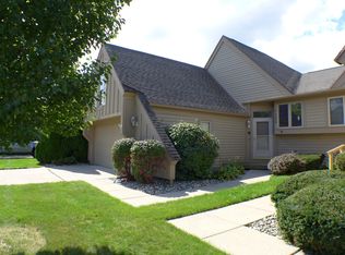 1132 Vail Ct, Lansing, MI 48917