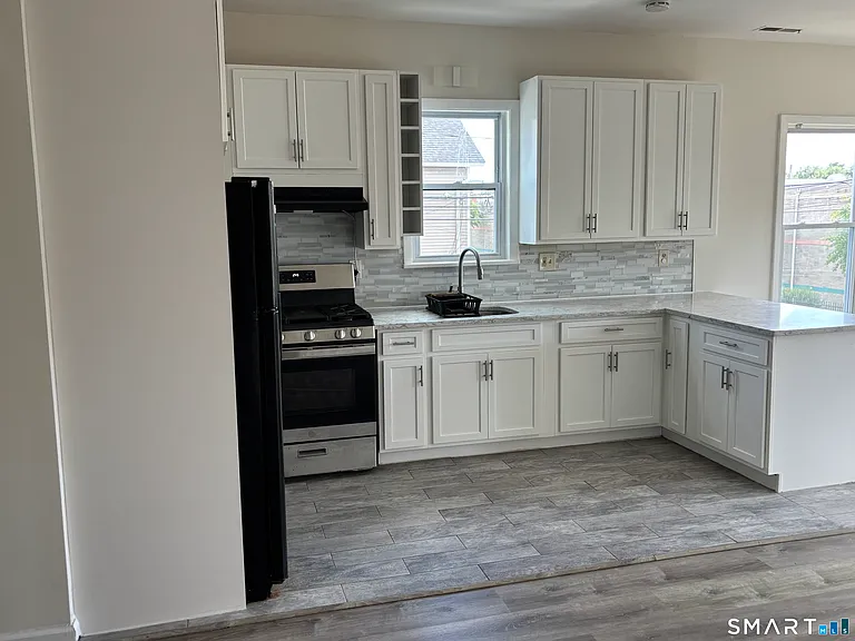 236 Brooks St #236 — Photo 4