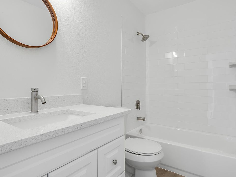 1st image of 1316 Greenleaf Ct