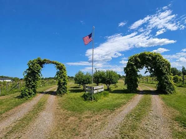 40306 Torchlight Rd, Isle, MN 56342
