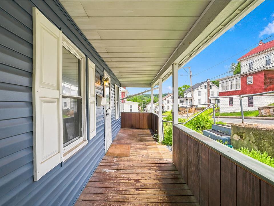 1st image of 242 Hudsondale St