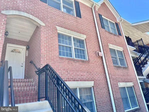 6924 Fairfax Dr Unit 330, Arlington, VA 22213
