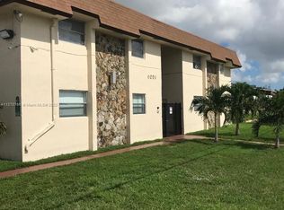 6051 SW 41st St APT 201, Davie, FL 33314