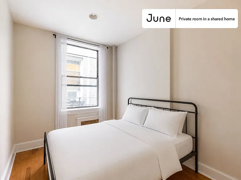 345 E 21st St #B — Photo 1