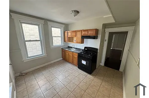 138 Seymour Ave Photo 1