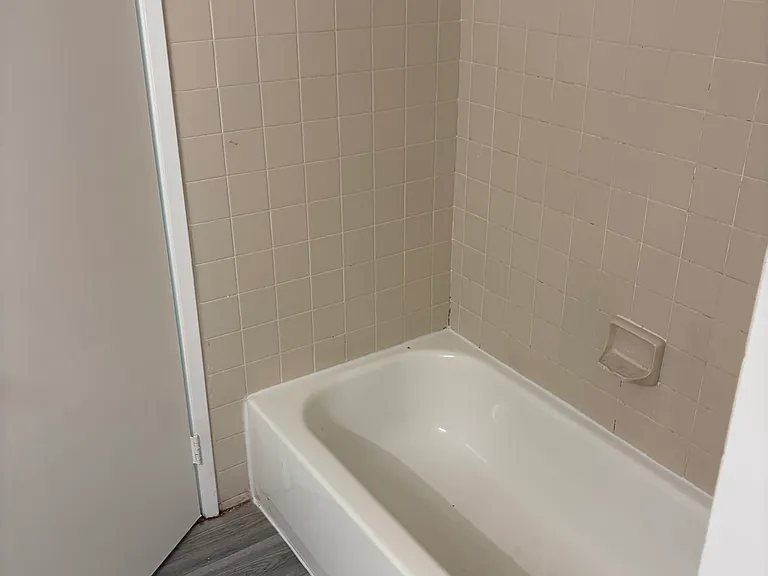 NW 97th Pl — Photo 2