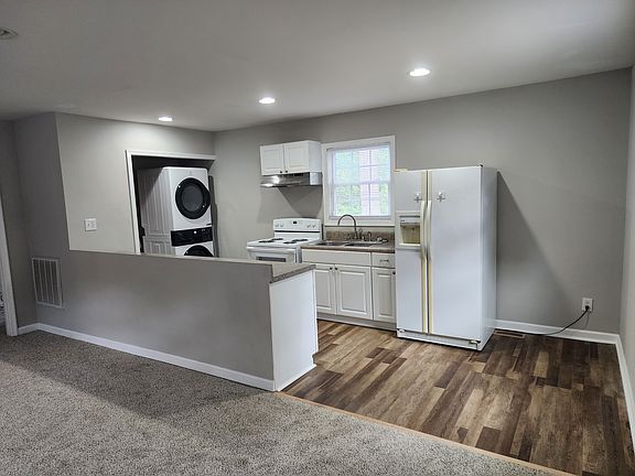 3rd image of 8636 McCaw Dr