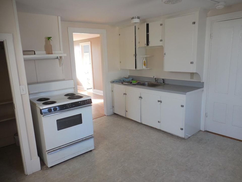 eat in kitchen