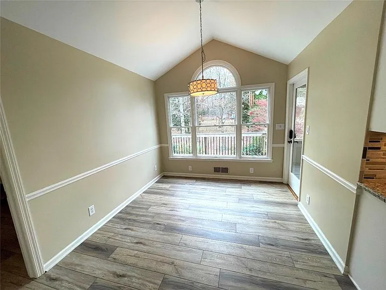 1150 Falstaff Dr — Photo 15