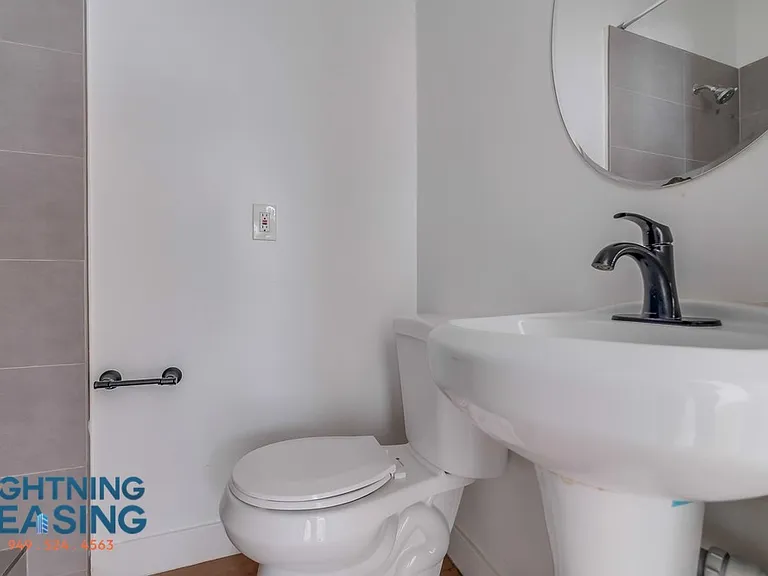 5312 Corteen Pl #16 — Photo 25