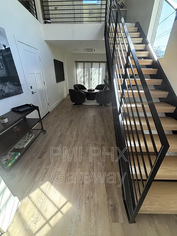 3 bed, 3.5 bath, 2200 sqft, $3,134 — Photo 3