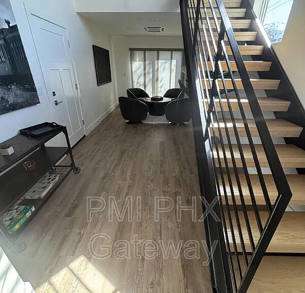 430 W 7th St #4 — Photo 3