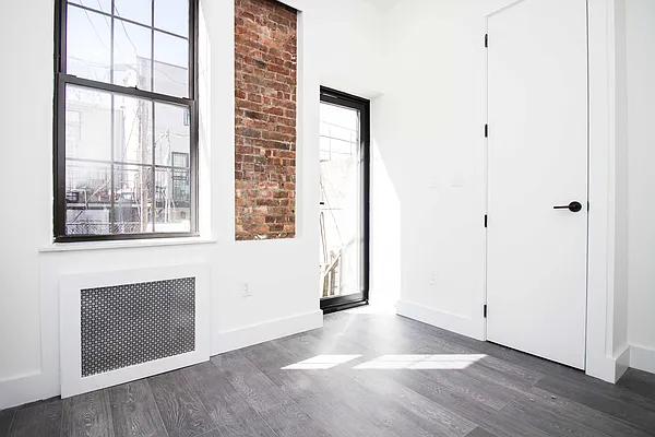 Rented by Nooklyn NYC LLC | media 11