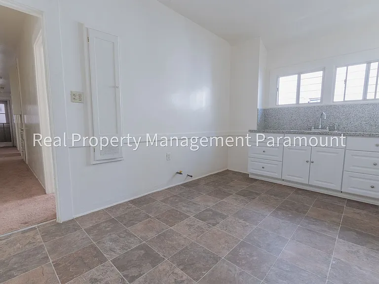 333 W 57th St — Photo 7