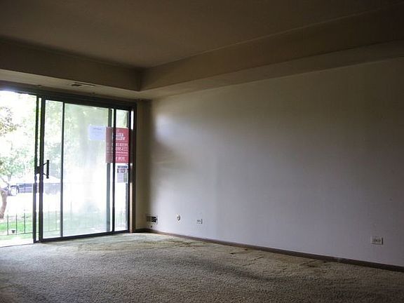 4th image of 131 W Brandon Ct #D-15