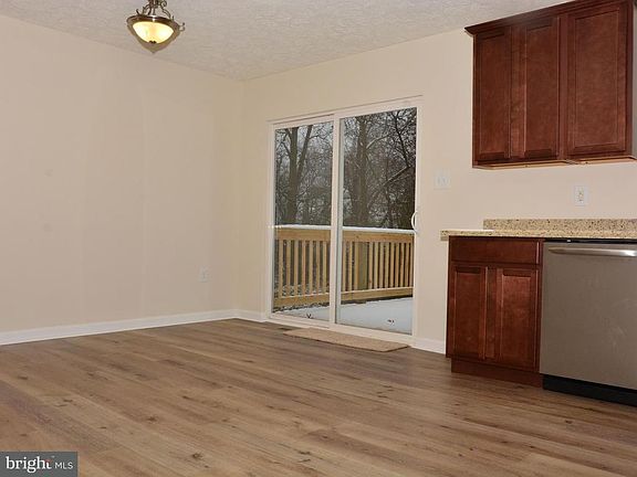 5th image of 23094 Upland Dr