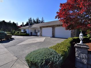 2720 Alder Ridge Dr, North Bend, OR 97459