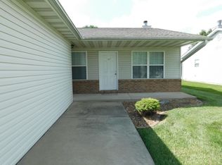 140 Autumn Pine Dr #140, Fairview Heights, IL 62208