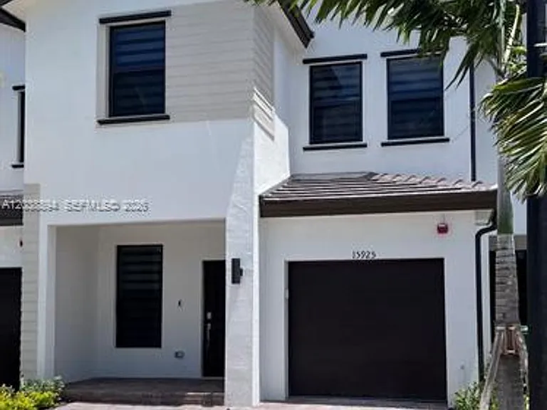 15925 SW 2nd Pl #Townhouse 15925 — Photo 22