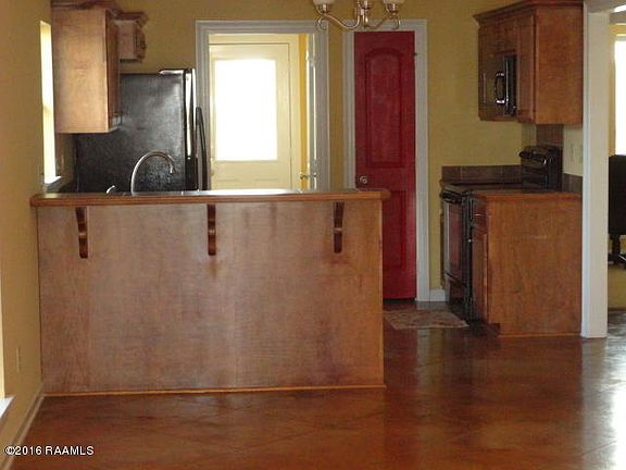 4th image of 321 Wexford St